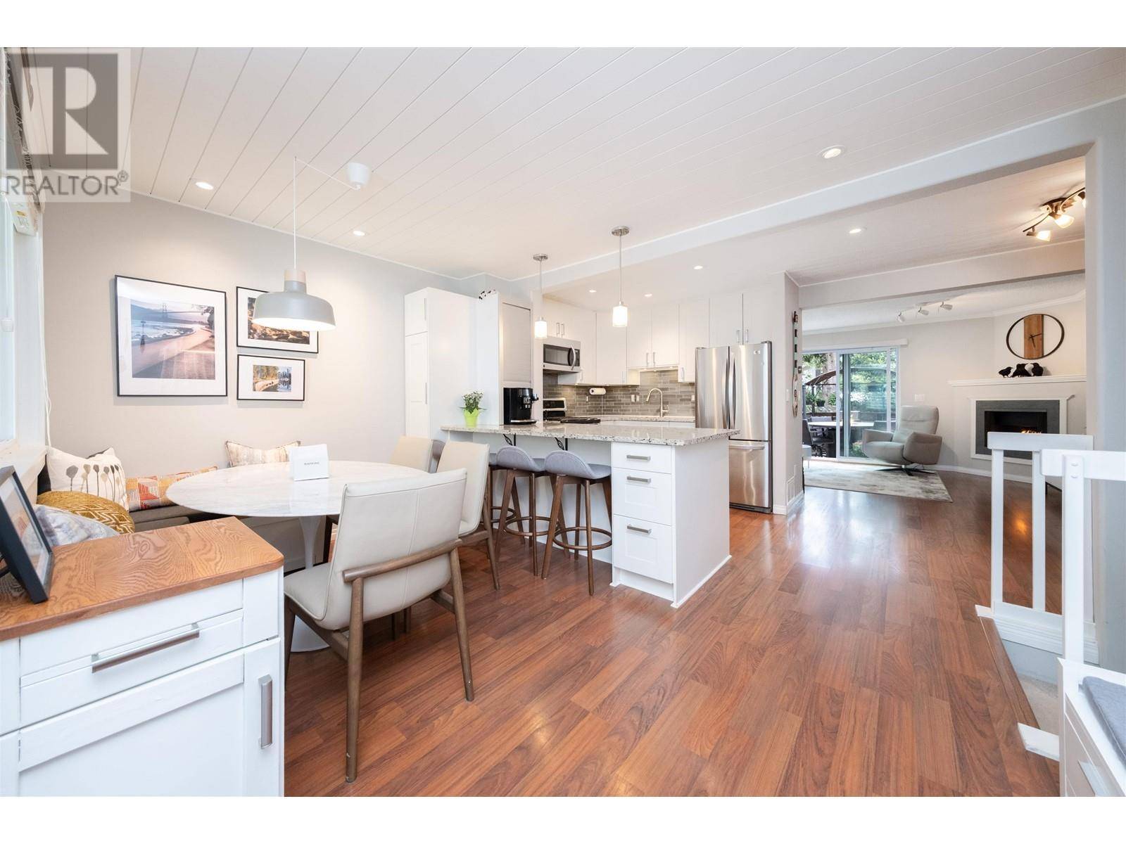 North Vancouver, BC V7J3M5,1930 CEDAR VILLAGE CRES #53