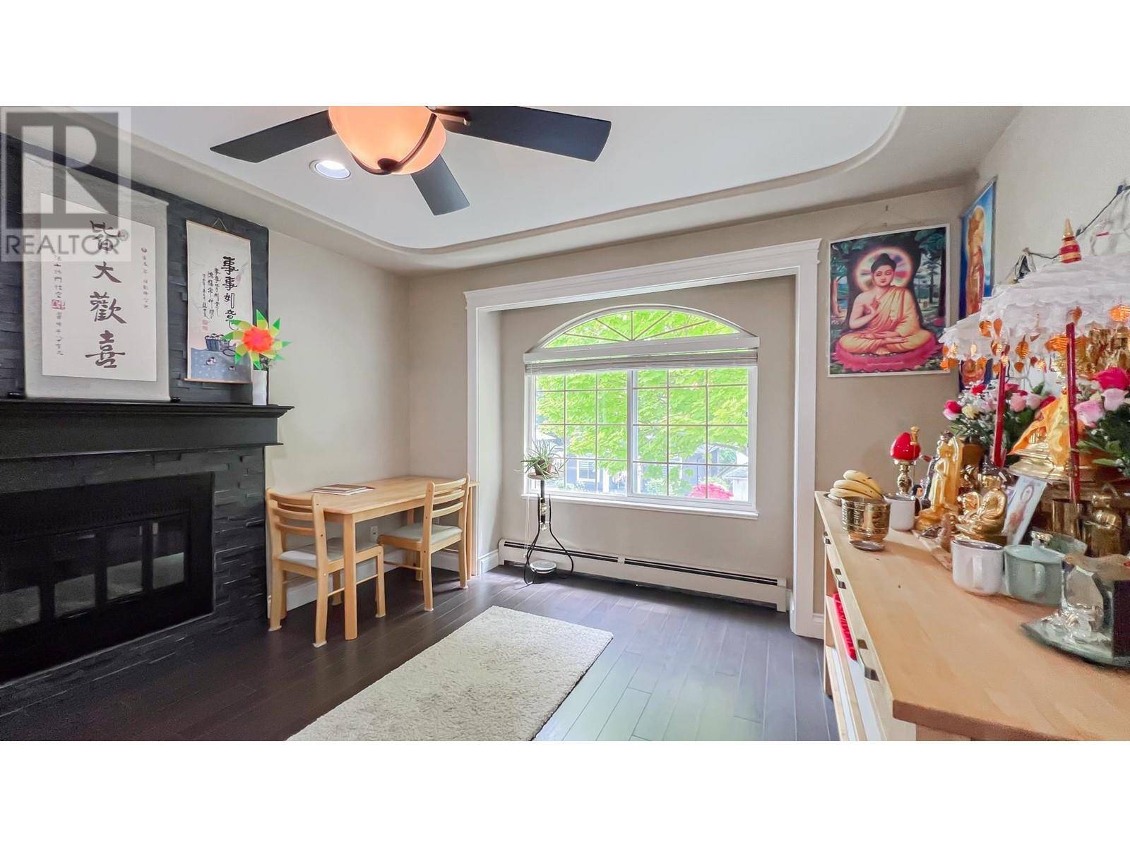 New Westminster, BC V3M2X7,2041 EDINBURGH STREET