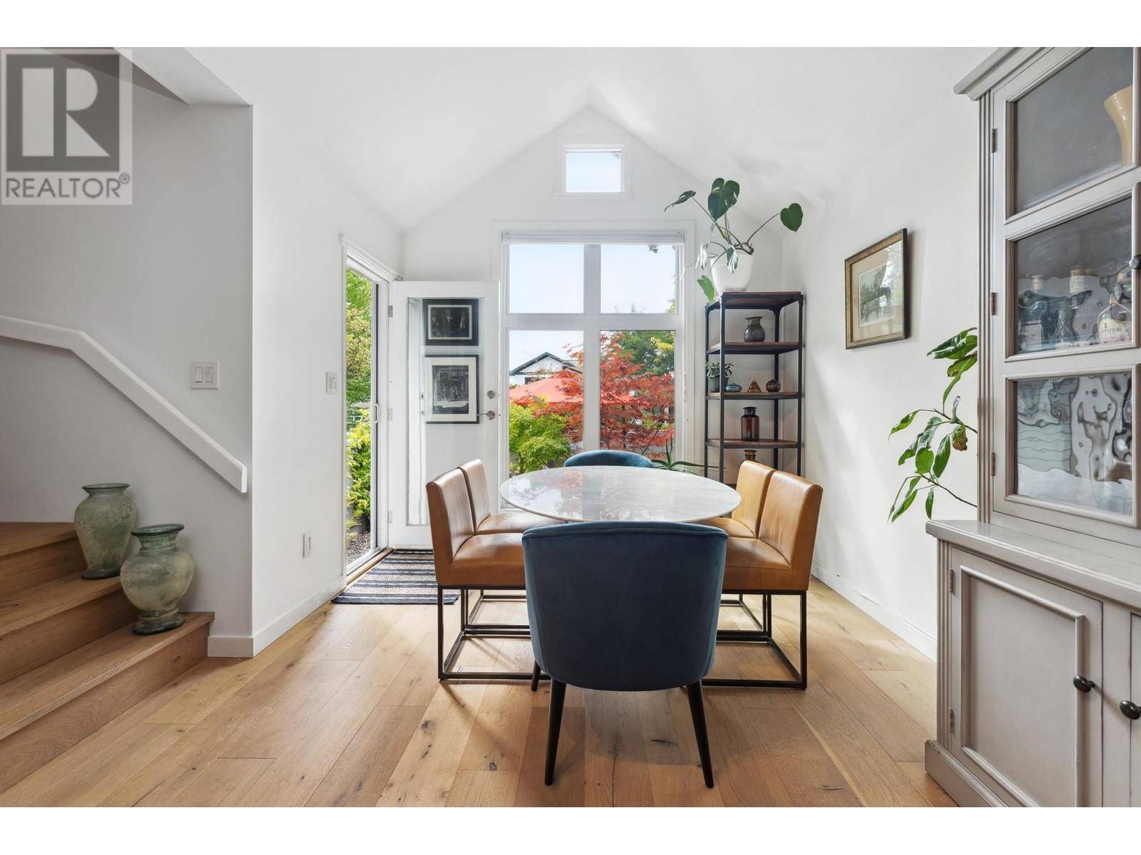 North Vancouver, BC V7P2Y4,1585 BOWSER AVENUE