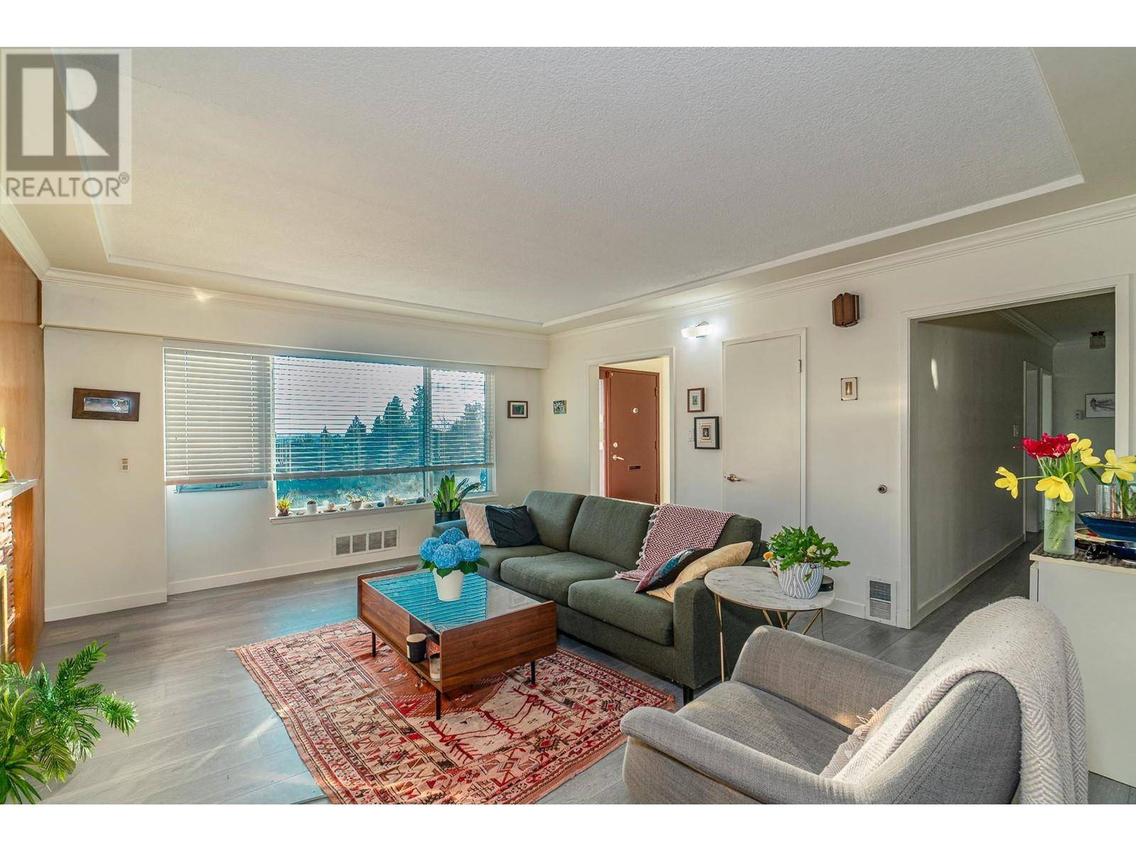 Burnaby, BC V5E1A3,6407 CLINTON STREET