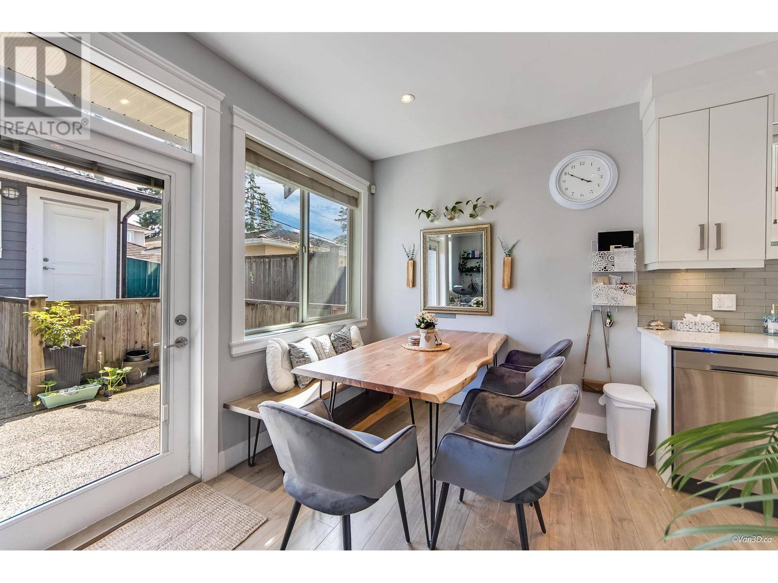 Burnaby, BC V5G1G1,5078 NORFOLK STREET