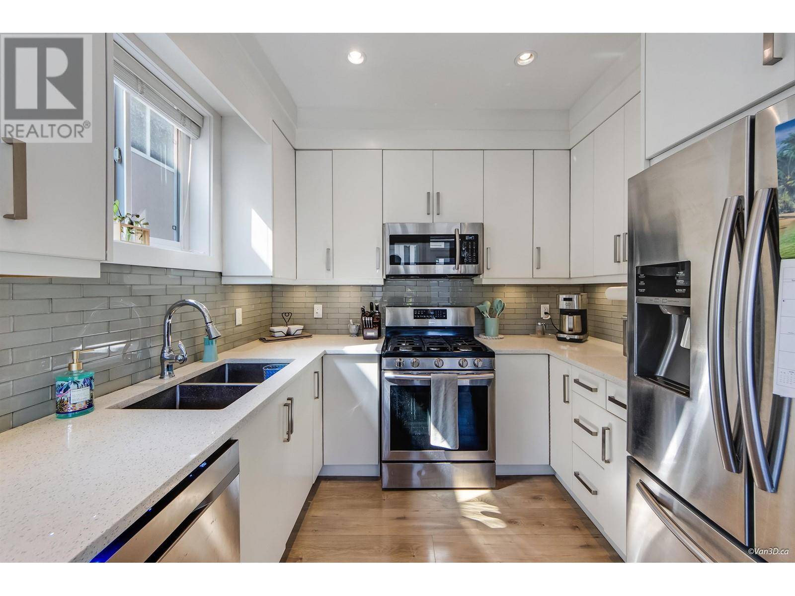 Burnaby, BC V5G1G1,5078 NORFOLK STREET