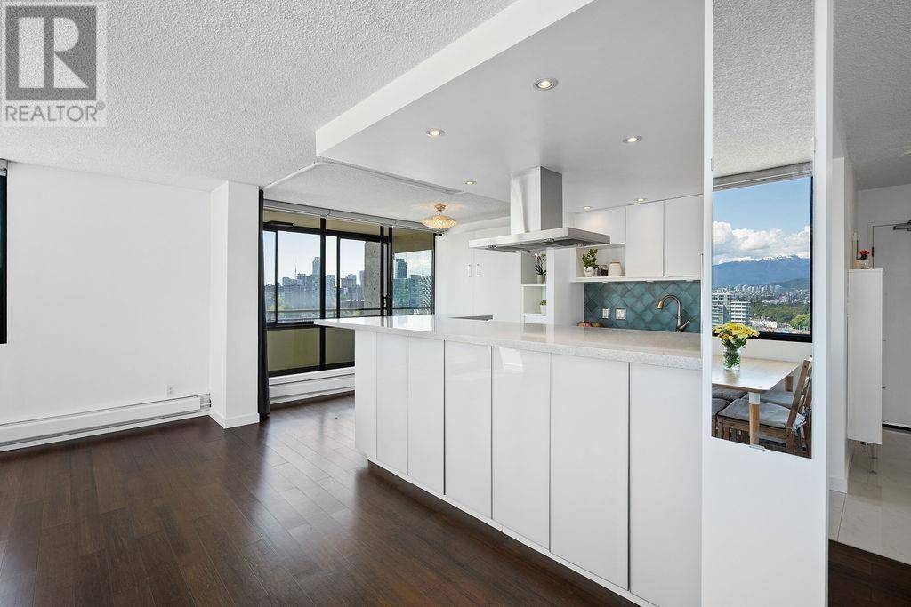 1816 HARO ST #1901, Vancouver, BC V6G2Y7