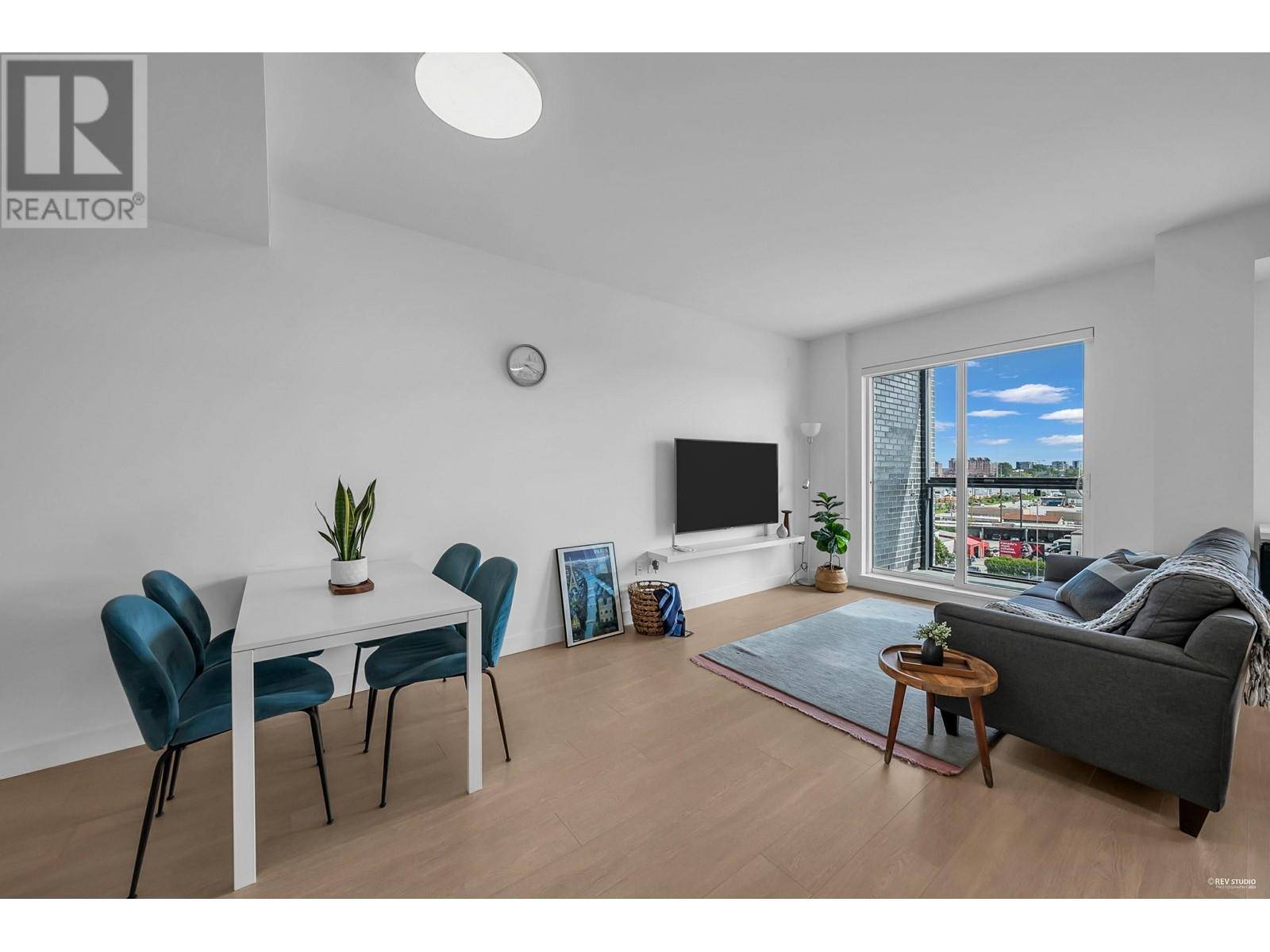 Vancouver, BC V6P4G2,8888 OSLER ST #501
