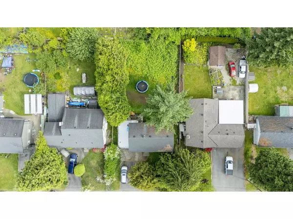 Surrey, BC V3R1V2,14735 107A AVENUE