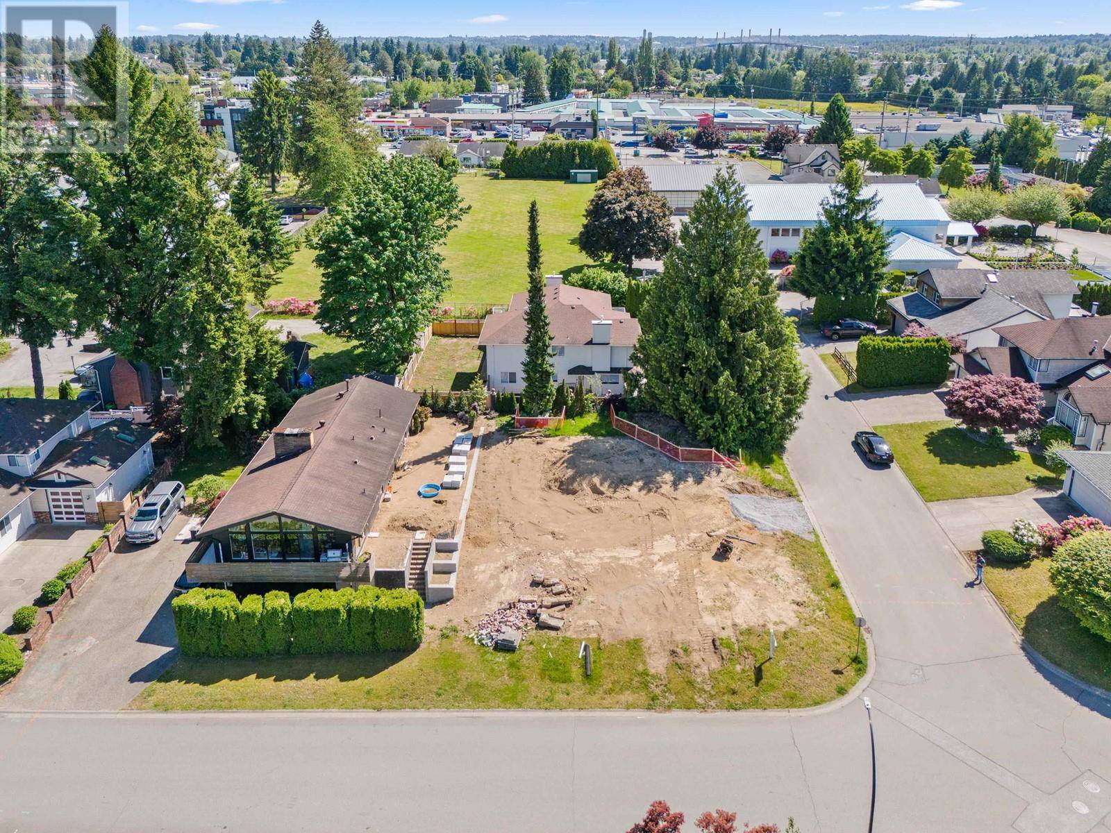 Maple Ridge, BC V2X9S4,20270 121 AVENUE