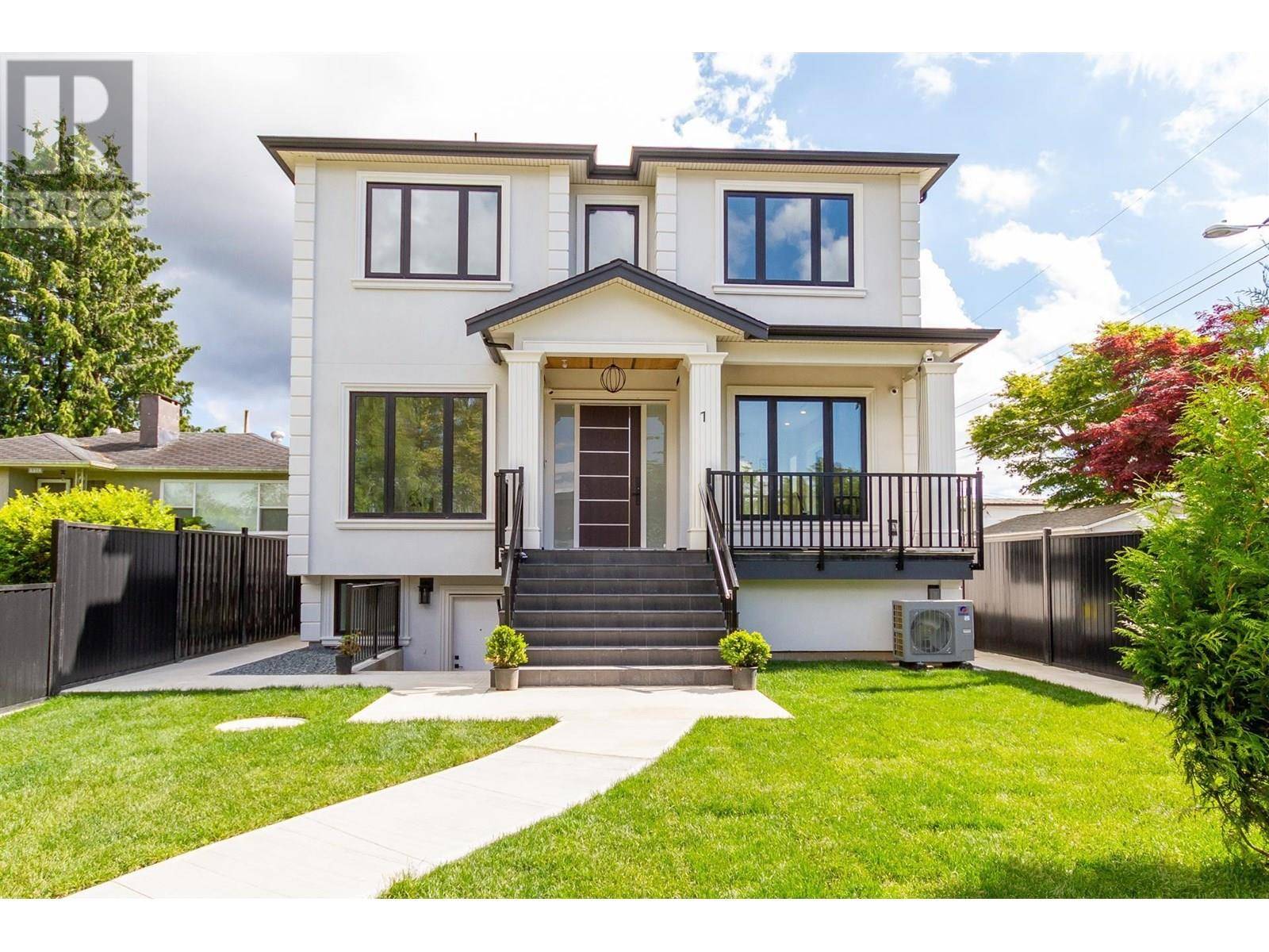 Vancouver, BC V5S1J2,2350 E 49TH AVENUE