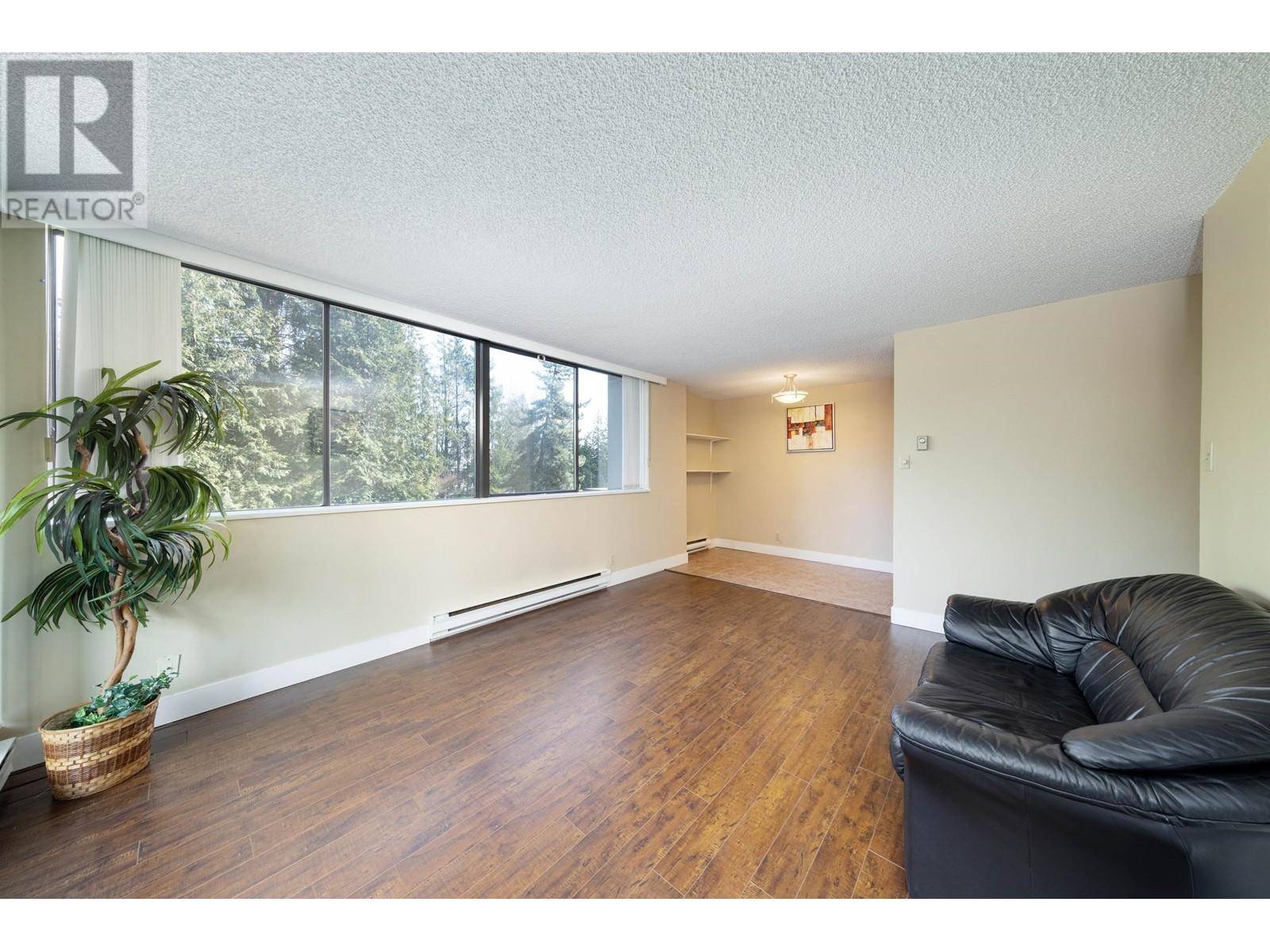 Burnaby, BC V3N4R8,9521 CARDSTON CT #204