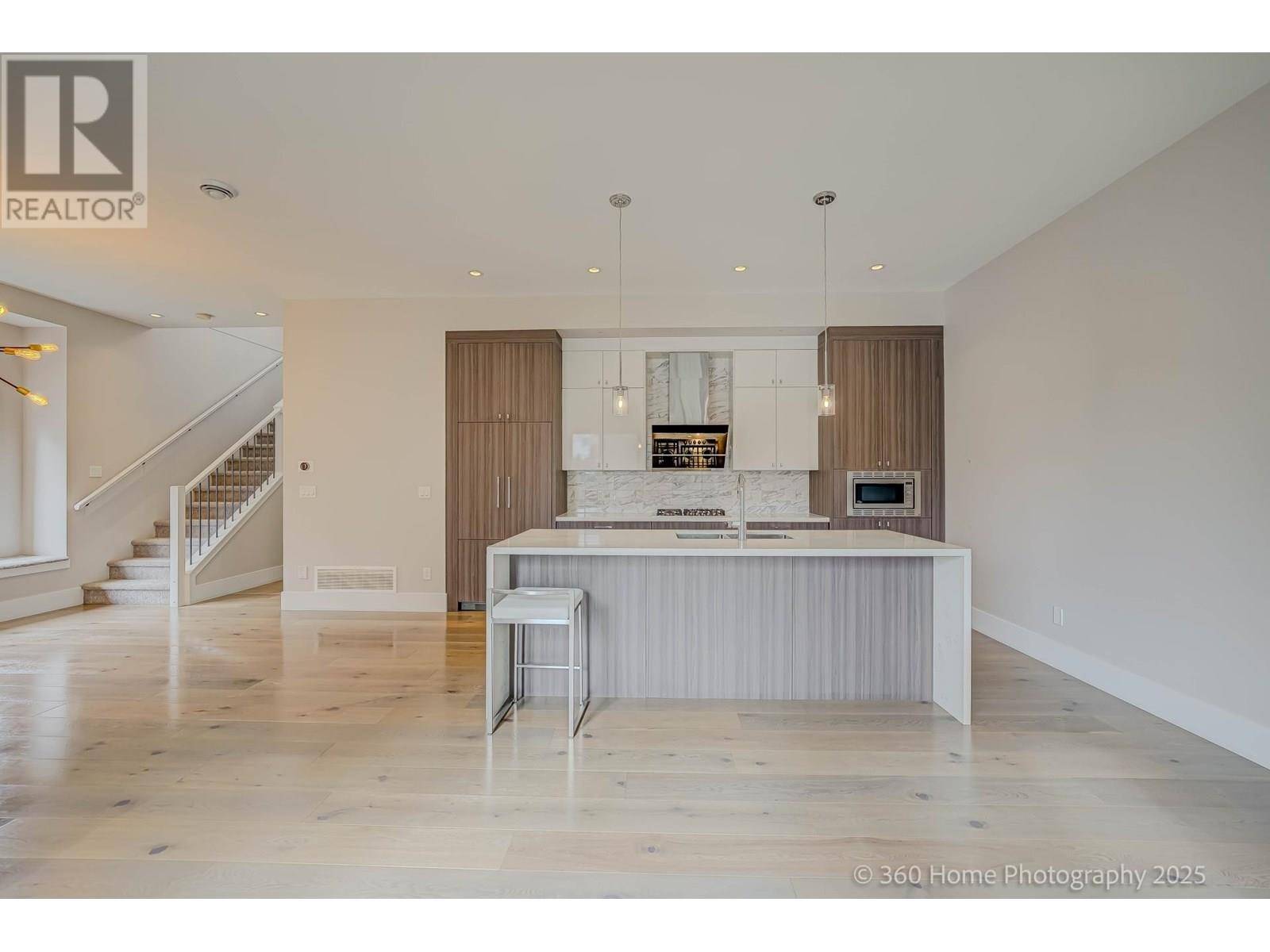 Richmond, BC V7E2K5,5071 STEVESTON HWY #9