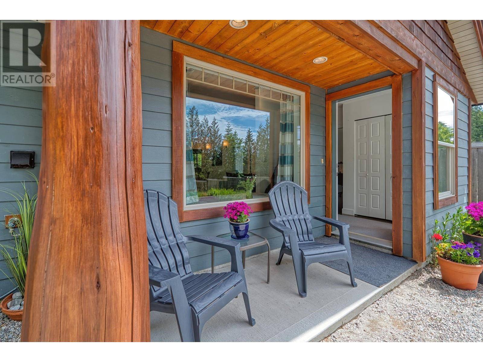 Roberts Creek, BC V0N2W2,1456 GEM PLACE