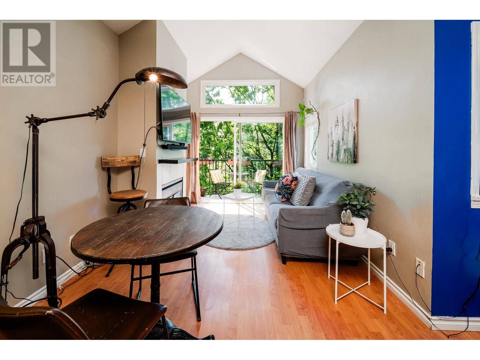 Vancouver, BC V5Z1S5,633 West 16TH AVE #303