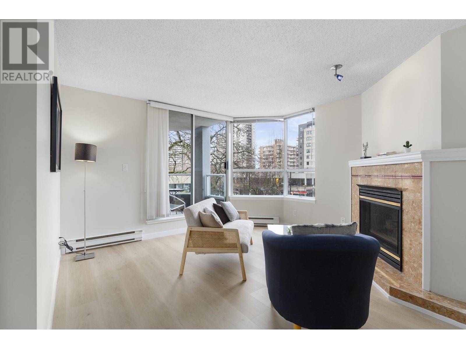 1771 NELSON ST #301, Vancouver, BC V6G1M6