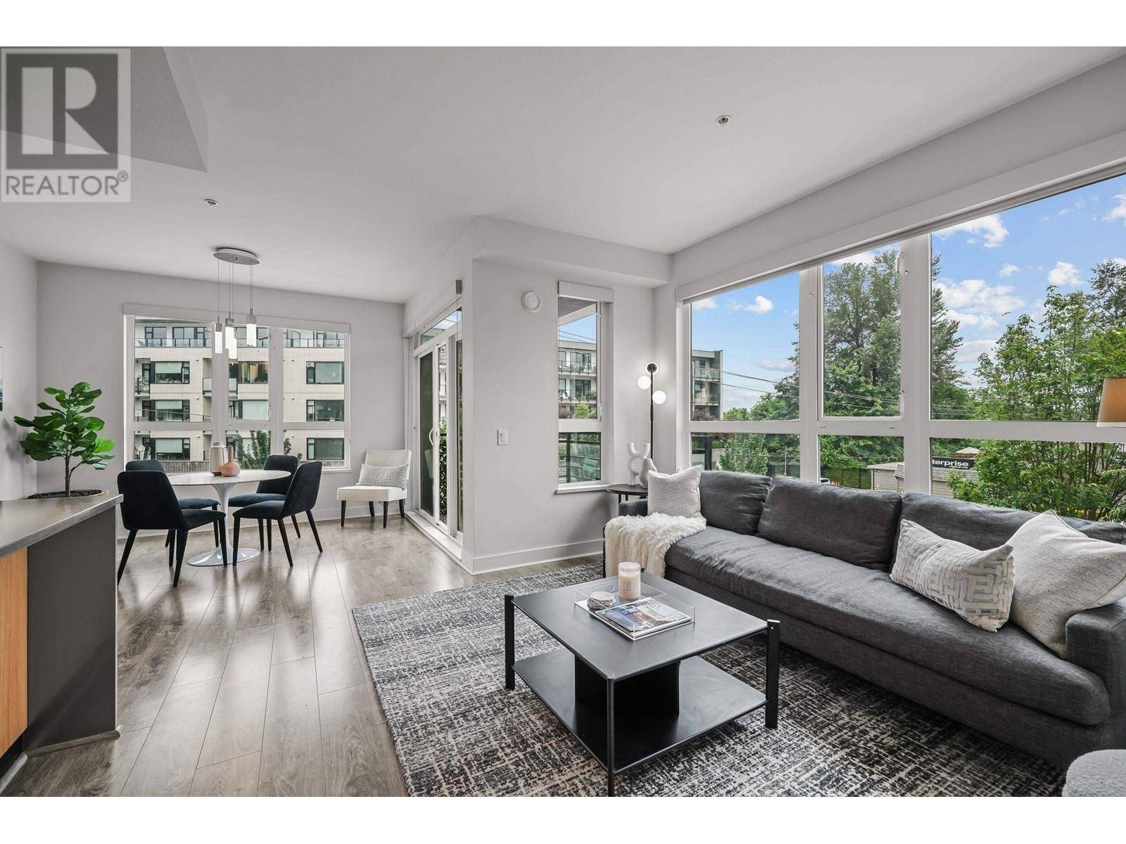 North Vancouver, BC V7M0C6,733 West 14TH ST #309