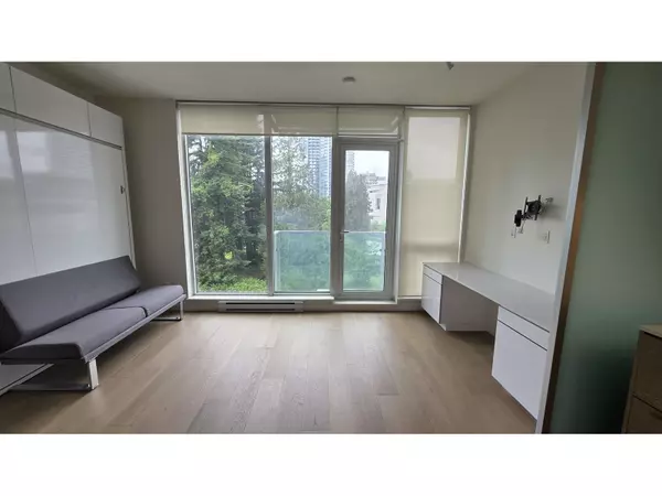 Surrey, BC V3T0N2,13438 CENTRAL #415