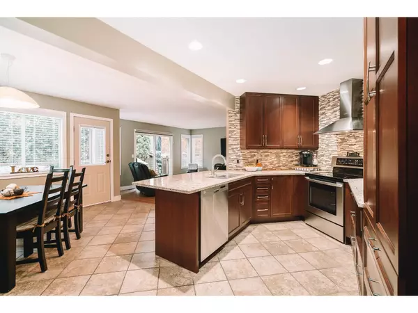Surrey, BC V3S7S1,14832 83 AVENUE