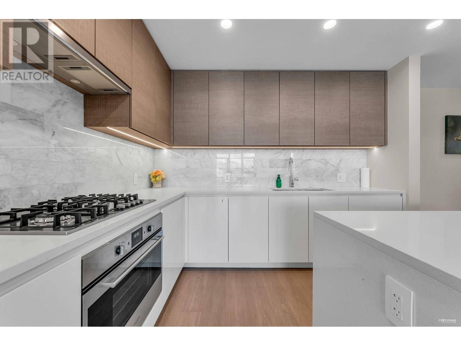 Burnaby, BC V5C0N9,4168 LOUGHEED HWY #3506