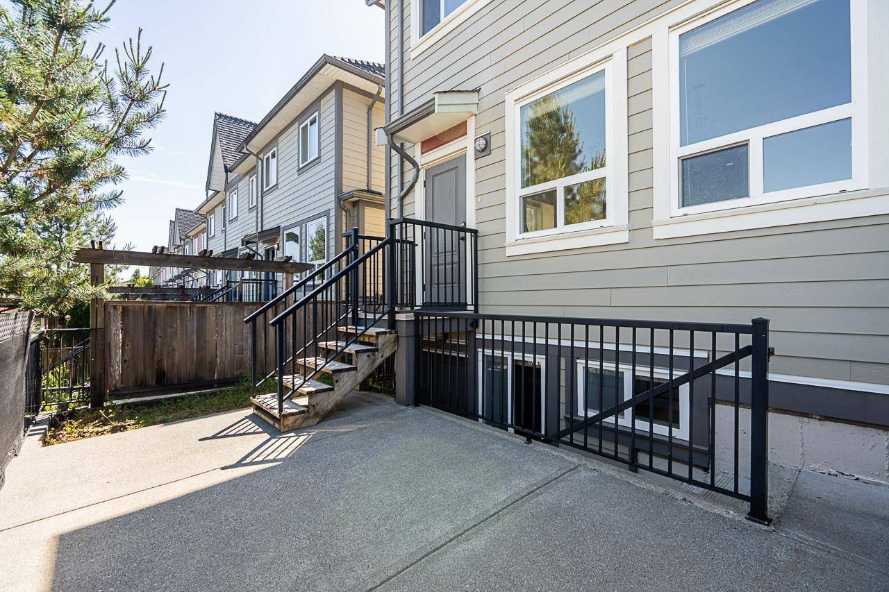 21037 80 AVENUE, Langley, BC V2Y0J4