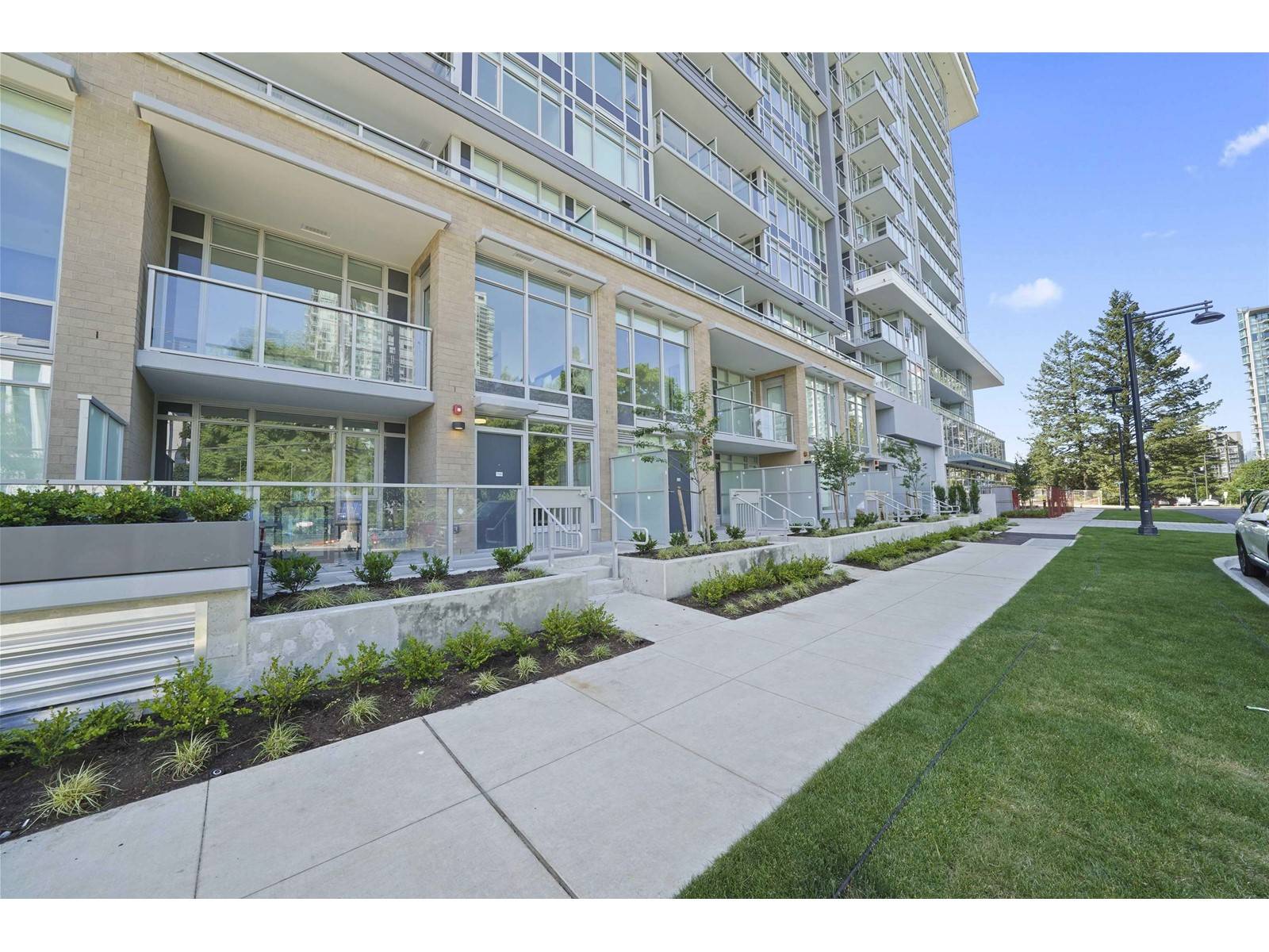 Surrey, BC V3T0S1,13350 CENTRAL #8