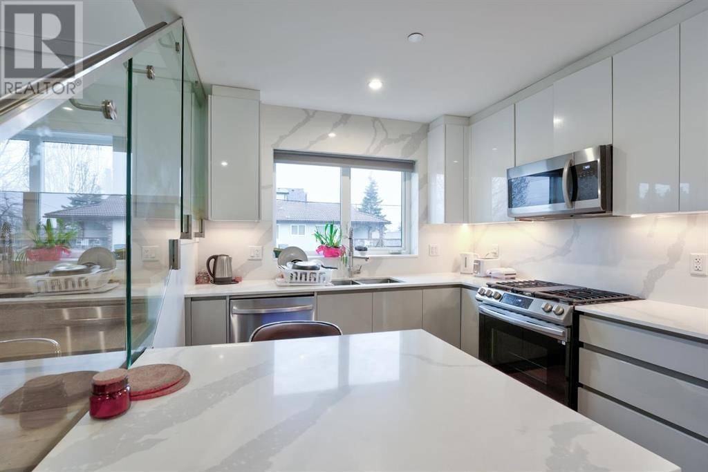 Vancouver, BC V5K3Z7,1204 KASLO STREET