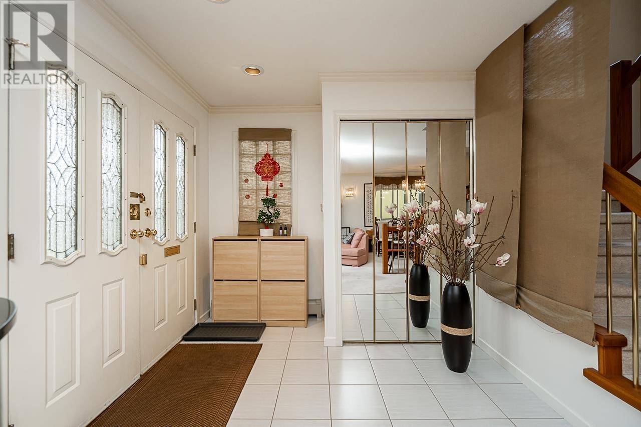 Vancouver, BC V6M2T5,2133 W 49TH AVENUE