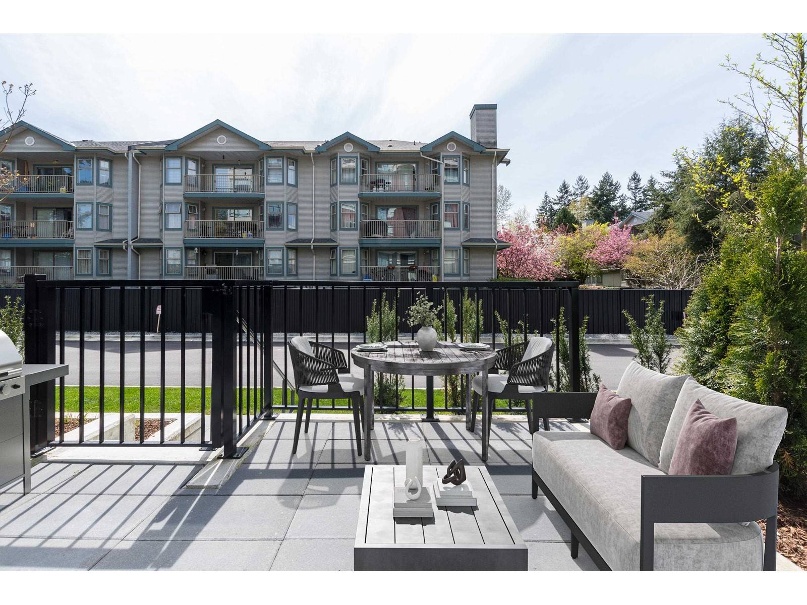 Surrey, BC V3T0T8,13858 108 #E103