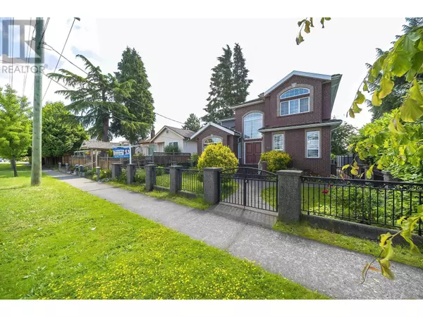 New Westminster, BC V3M3H9,1312 TENTH AVENUE