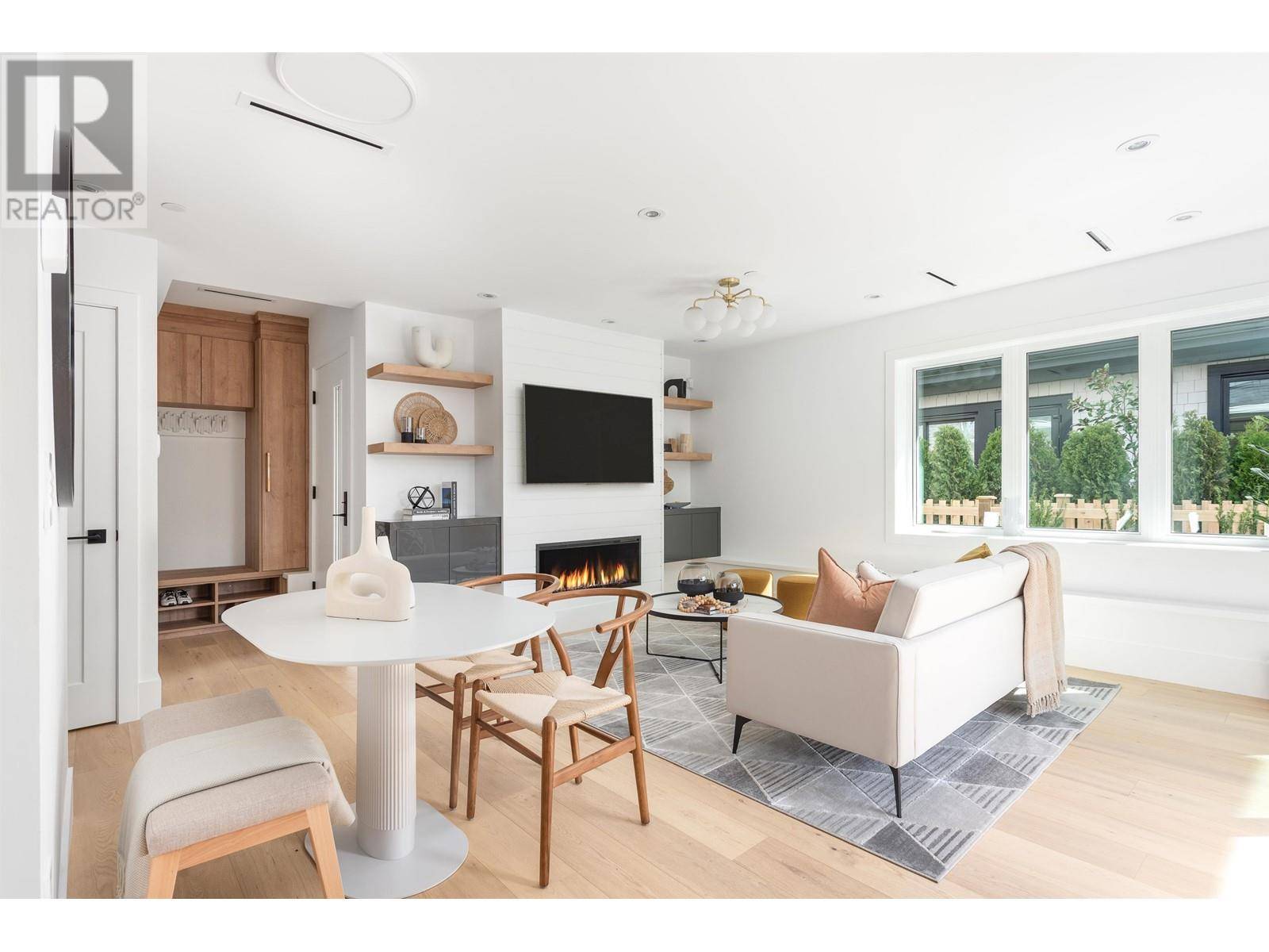 1071 E 22ND AVENUE, Vancouver, BC V5V1W2
