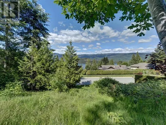 Sechelt, BC V7Z0L1,6569 N GALE AVENUE