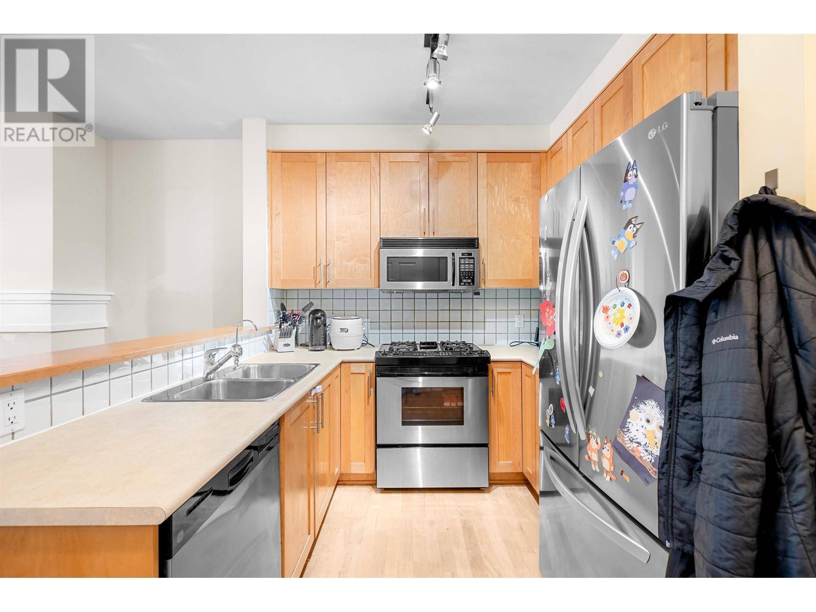 Vancouver, BC V6J5L7,4655 VALLEY DR #1217