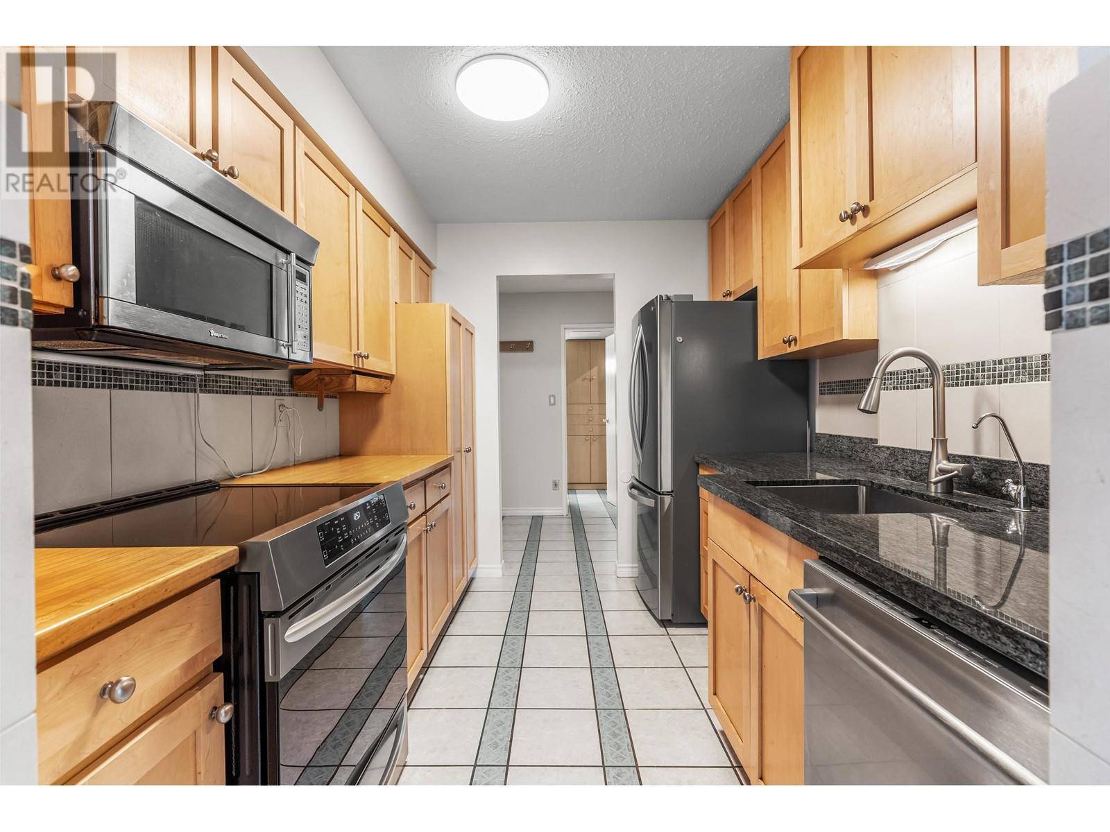 Burnaby, BC V5B4V2,2060 BELLWOOD AVE #1106