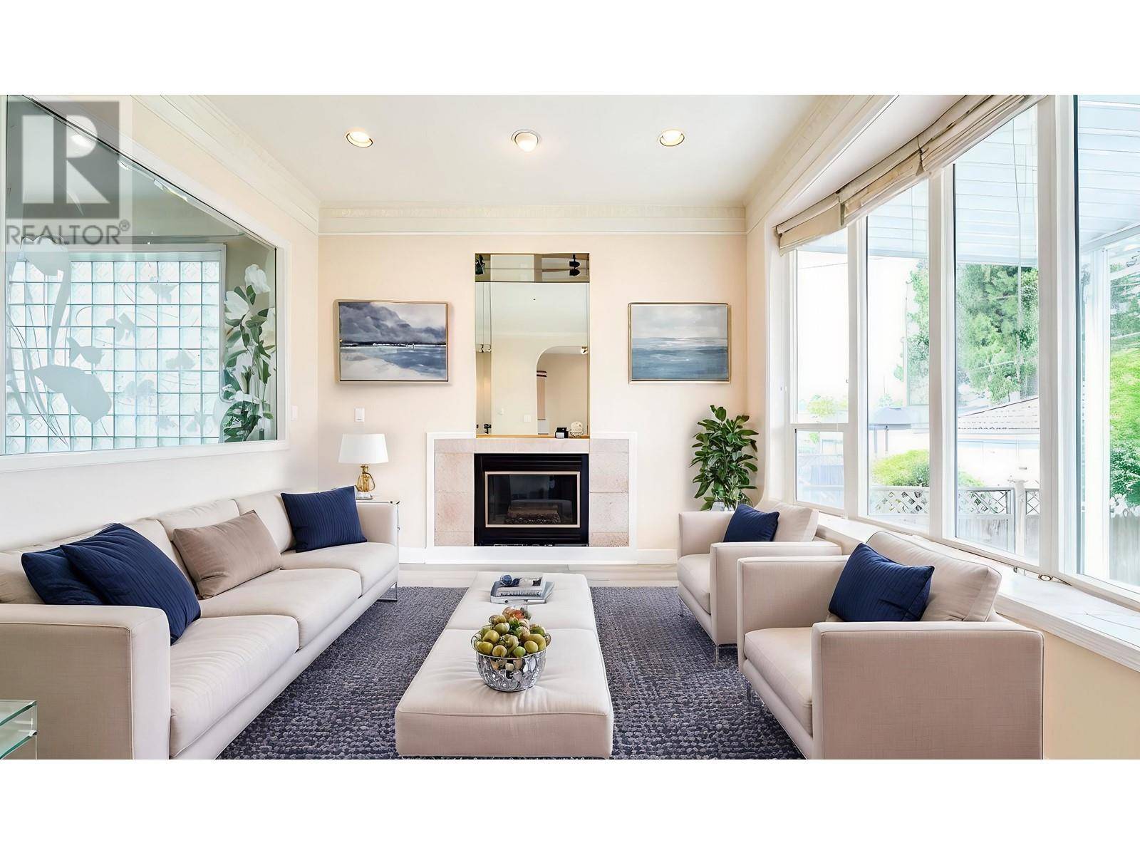 Vancouver, BC V5R3B2,3243 E 44TH AVENUE