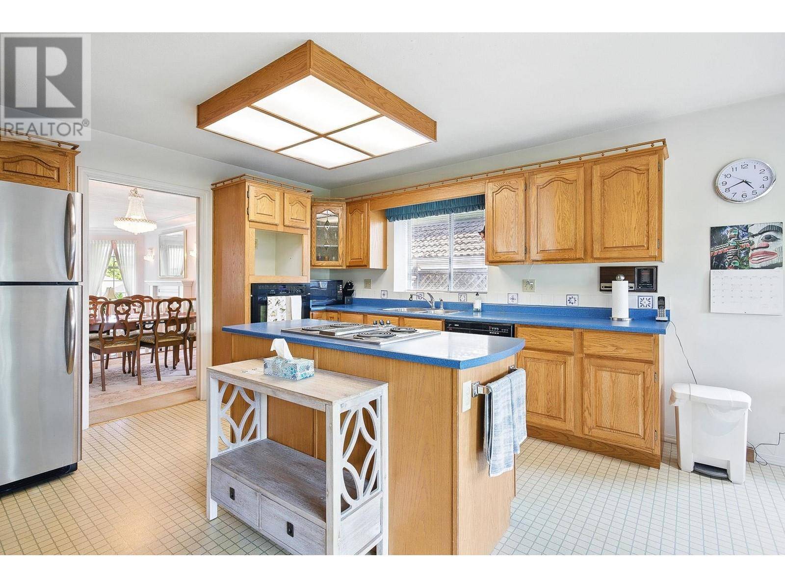 Coquitlam, BC V3J7S9,1855 WALNUT CRESCENT