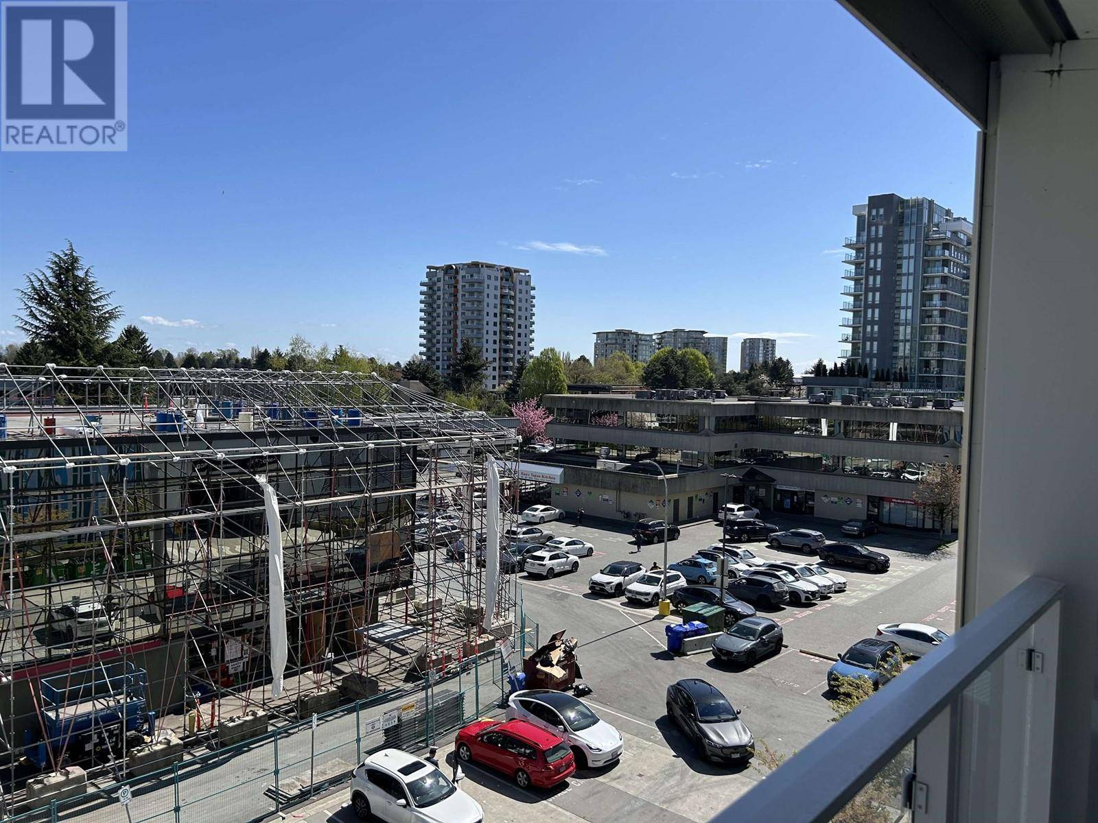 Richmond, BC V6Y0L6,6328 NO. 3 RD #519