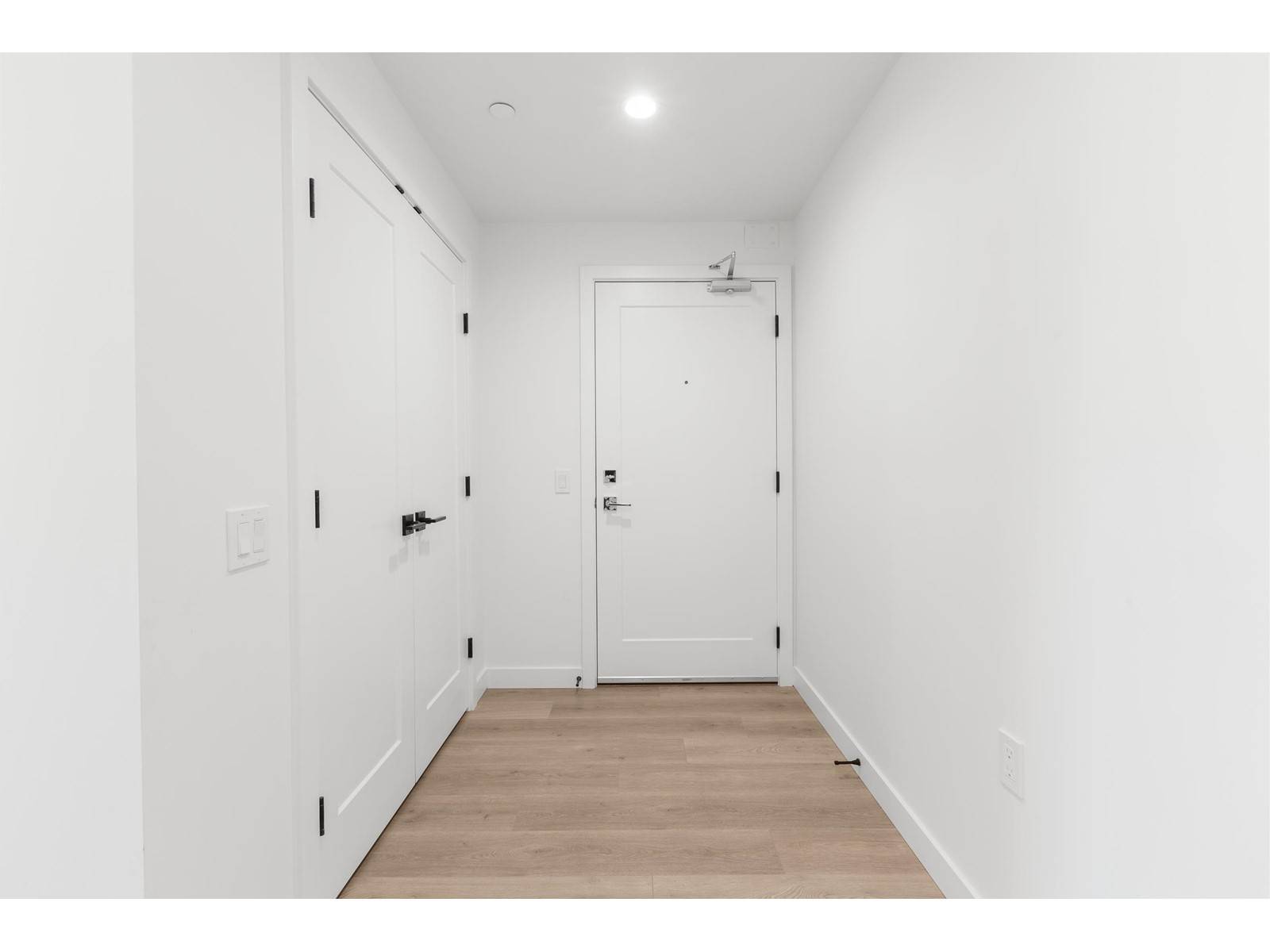 Surrey, BC V3S0B8,2425 166 #304