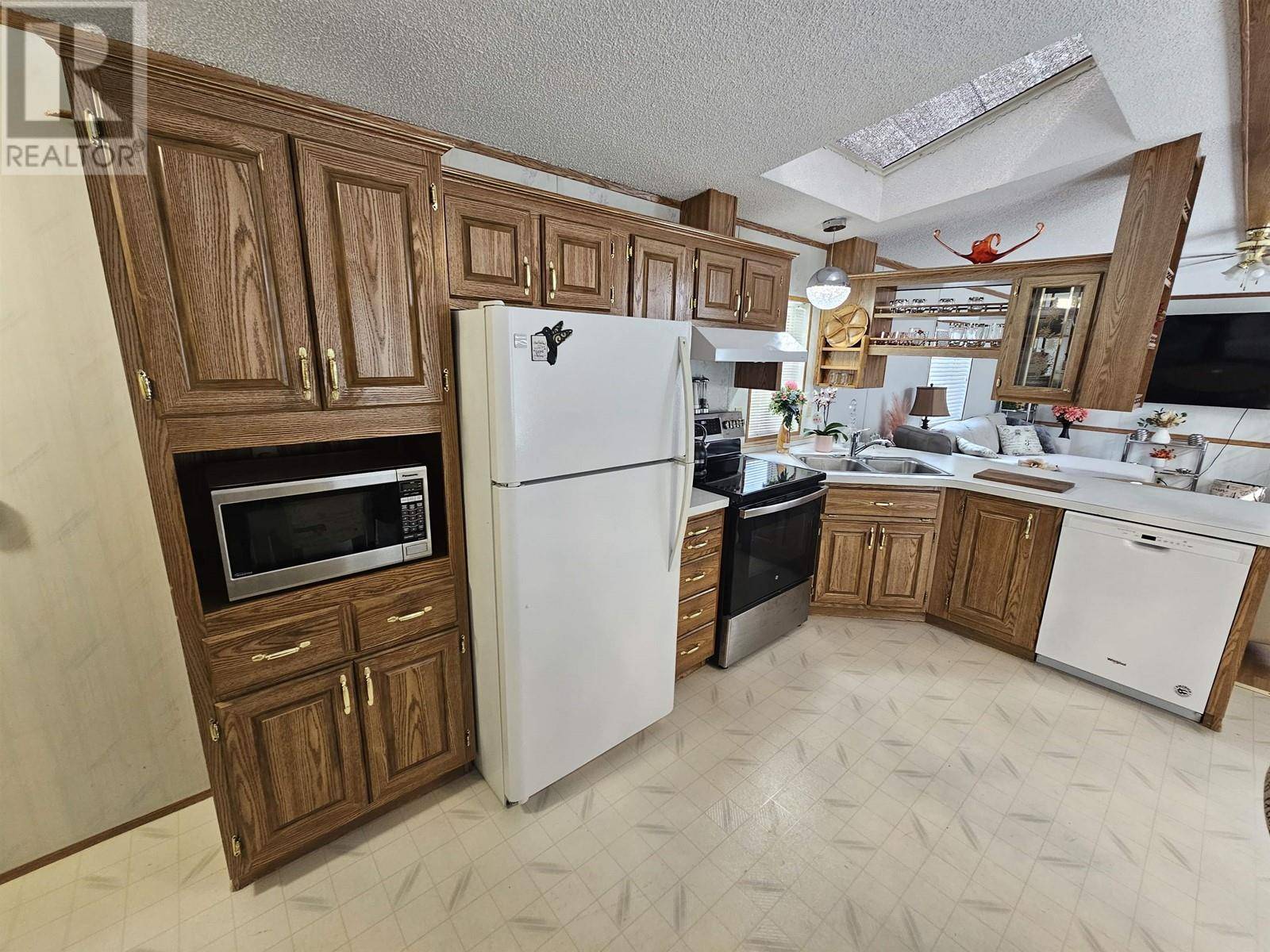 Prince George, BC V2K3B7,8622 HART HWY #1