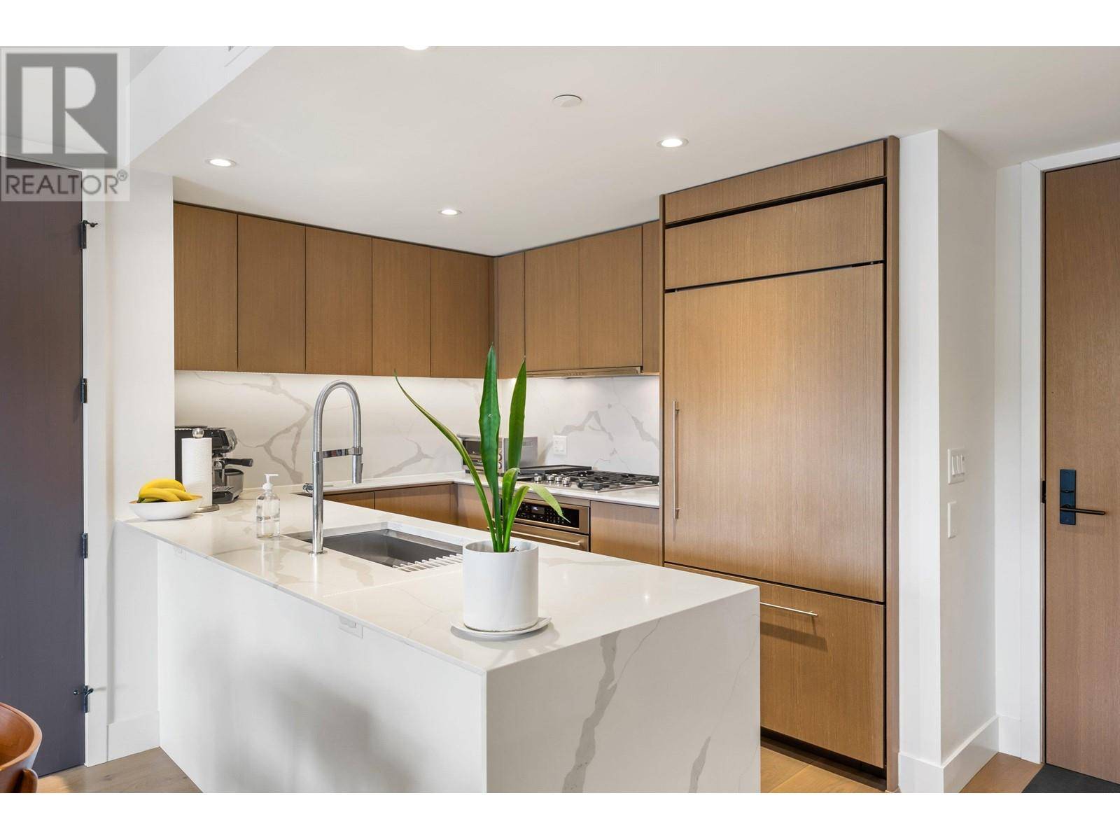 5089 QUEBEC ST #201, Vancouver, BC V5W0E5