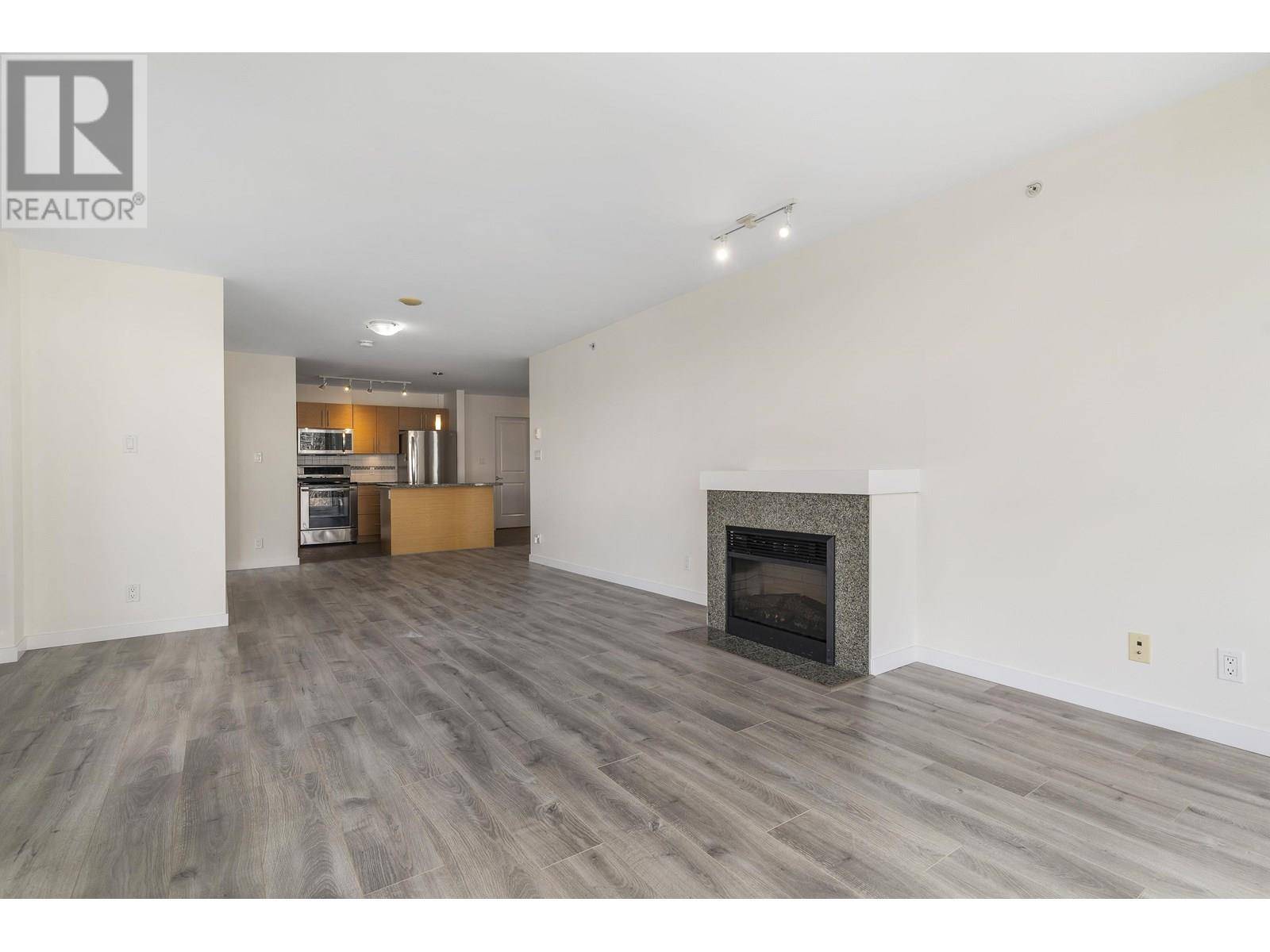 Burnaby, BC V5B0A3,5611 GORING ST #1106