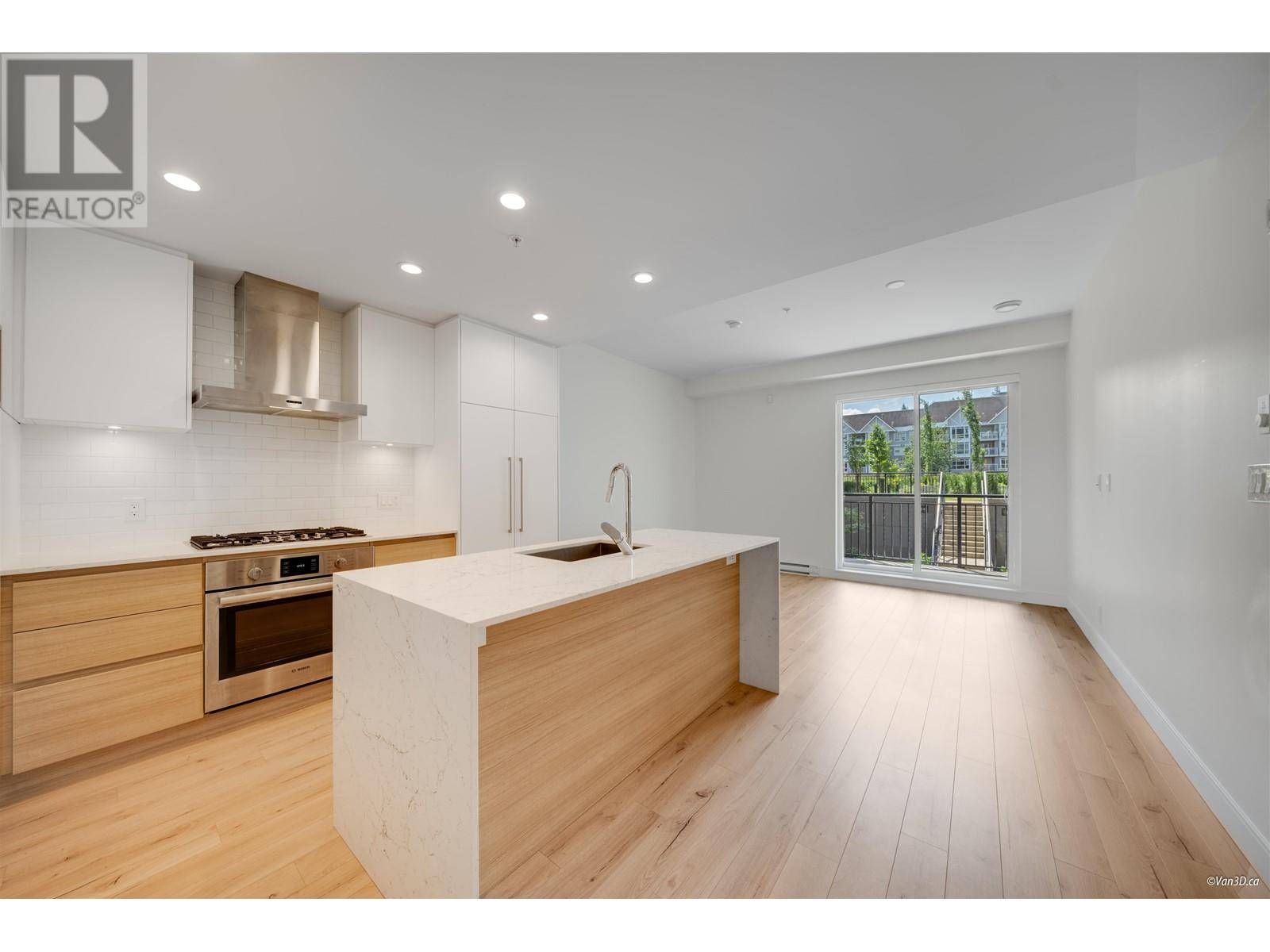 55 KLAHANIE DR #201, Port Moody, BC V3H0M9