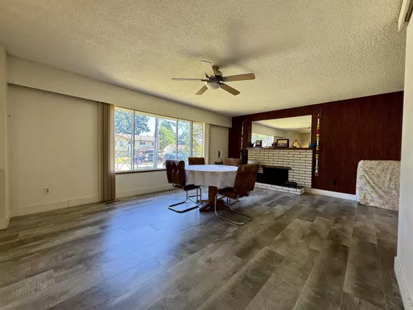 Surrey, BC V3V4Z3,9537 125A STREET STREET