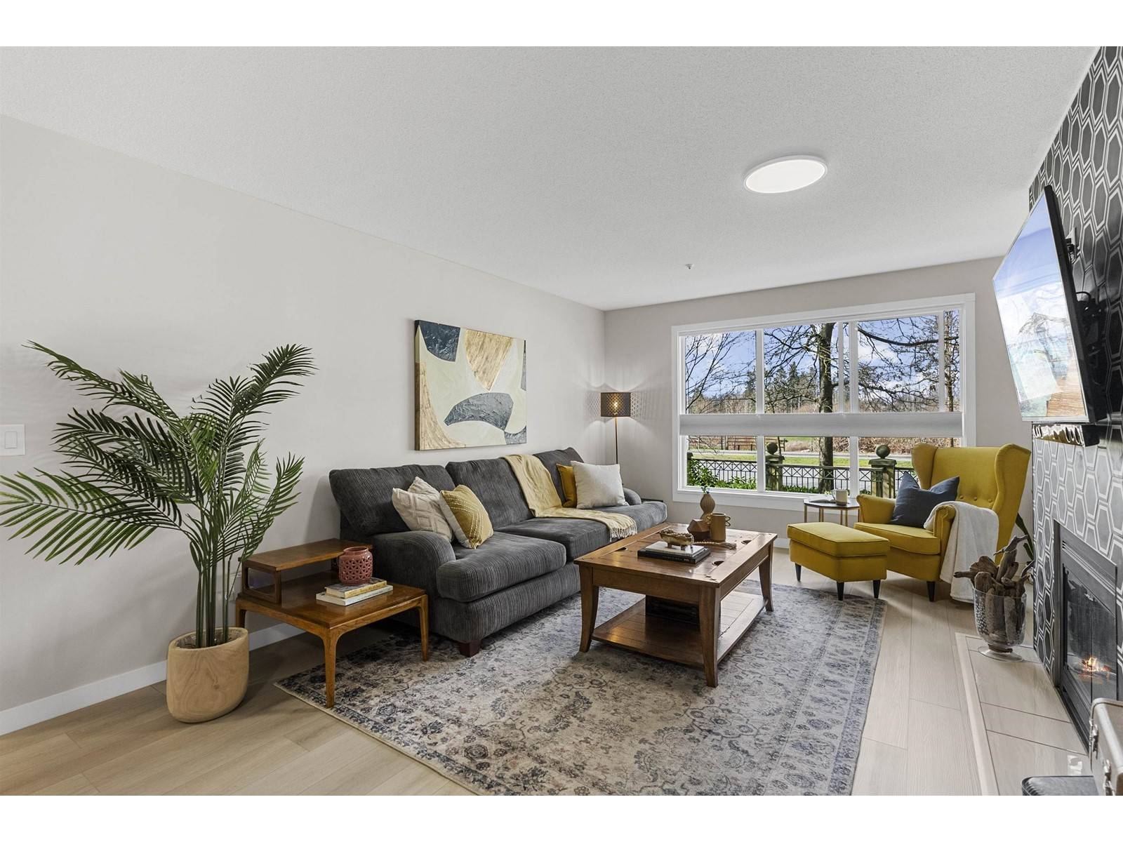 13860 70 #210, Surrey, BC V3W0S1