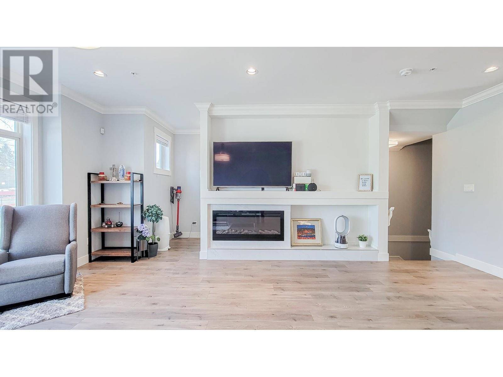 Port Coquitlam, BC V3B3X4,3126 WELLINGTON ST #3