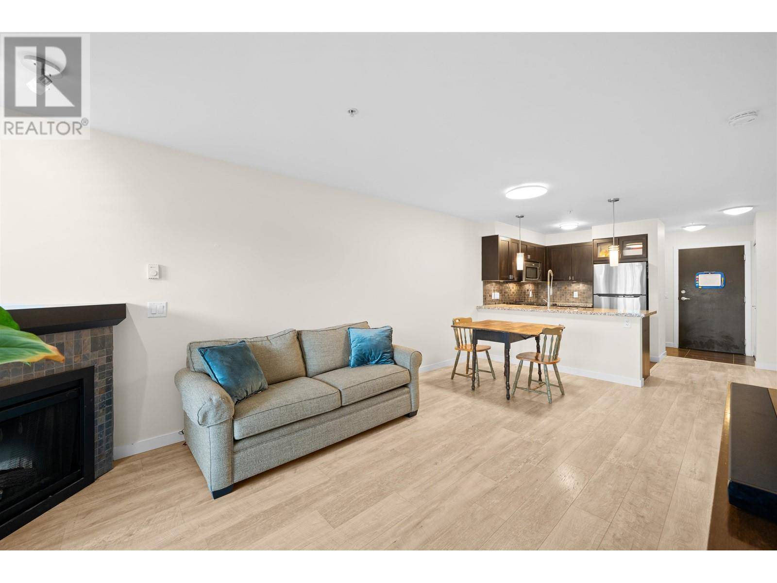 Vancouver, BC V5K0A3,405 SKEENA ST #202