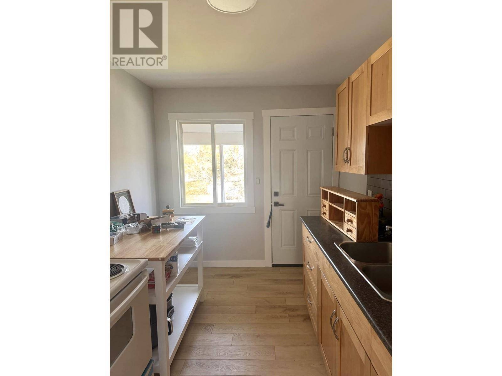Kitimat, BC V8C1M6,5 ORIOLE STREET