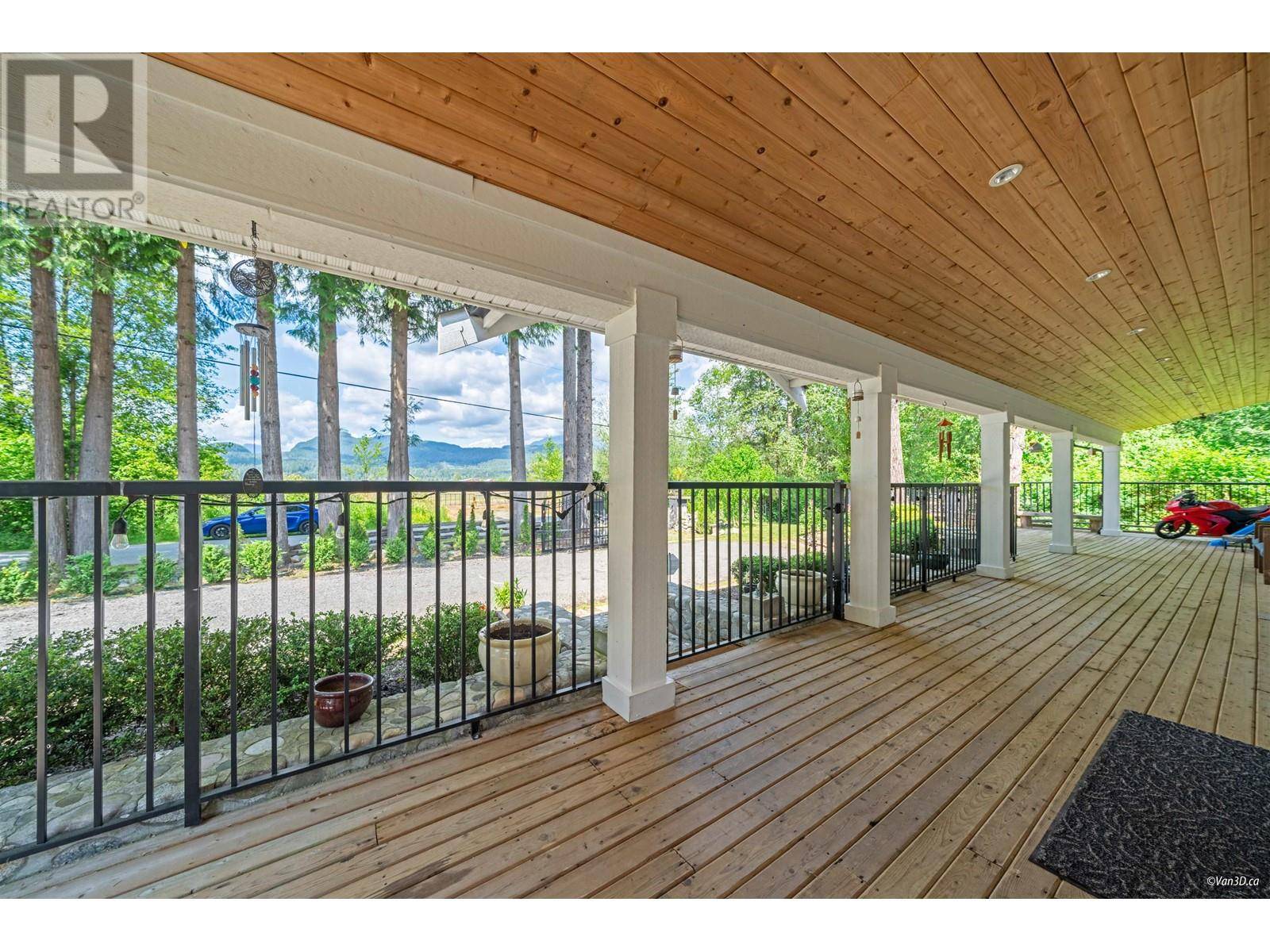 Maple Ridge, BC V4R2P7,22288 136 AVENUE