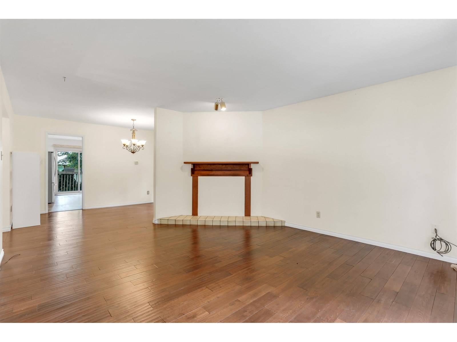 Surrey, BC V4A4X8,1568 161 STREET