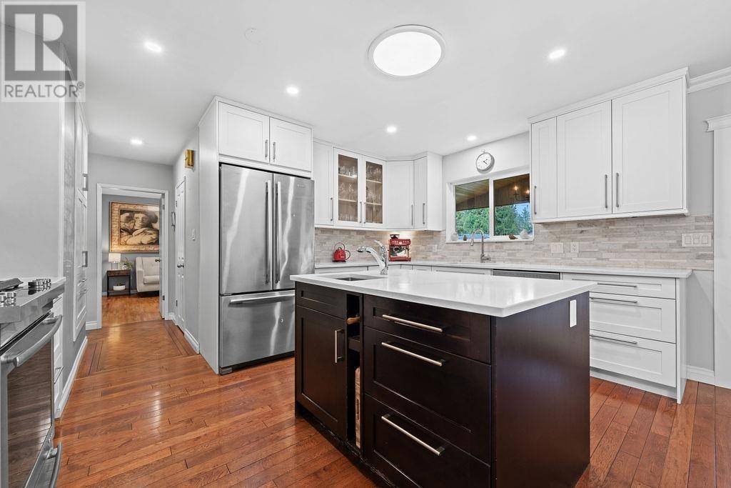 North Vancouver, BC V7M2A6,549 W 22ND STREET