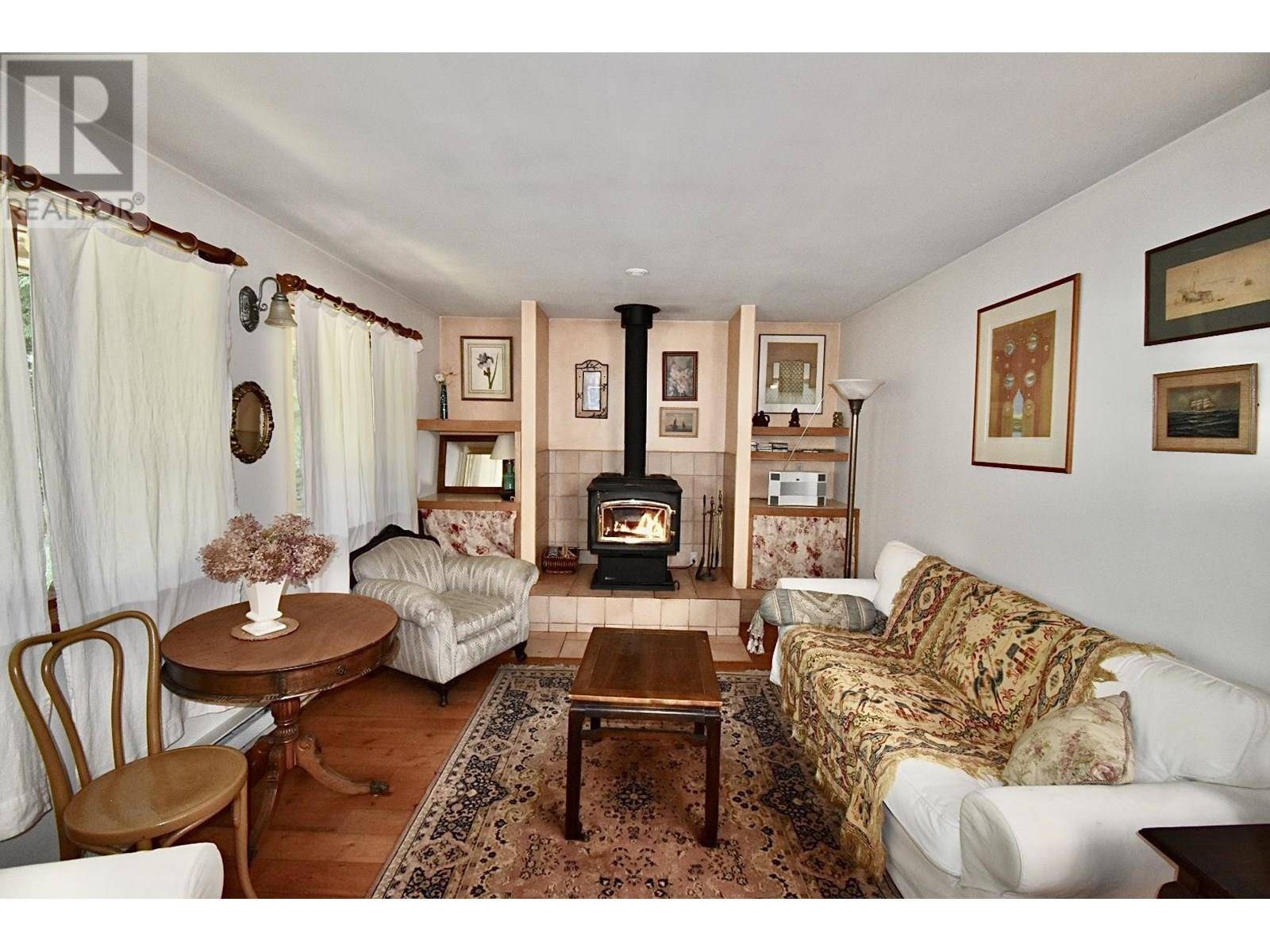 Halfmoon Bay, BC V7Z1C7,8084 REDROOFFS ROAD
