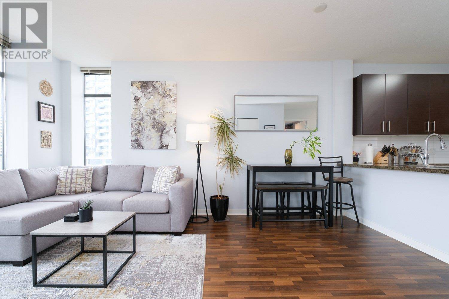 4250 DAWSON ST #702, Burnaby, BC V5C4B1