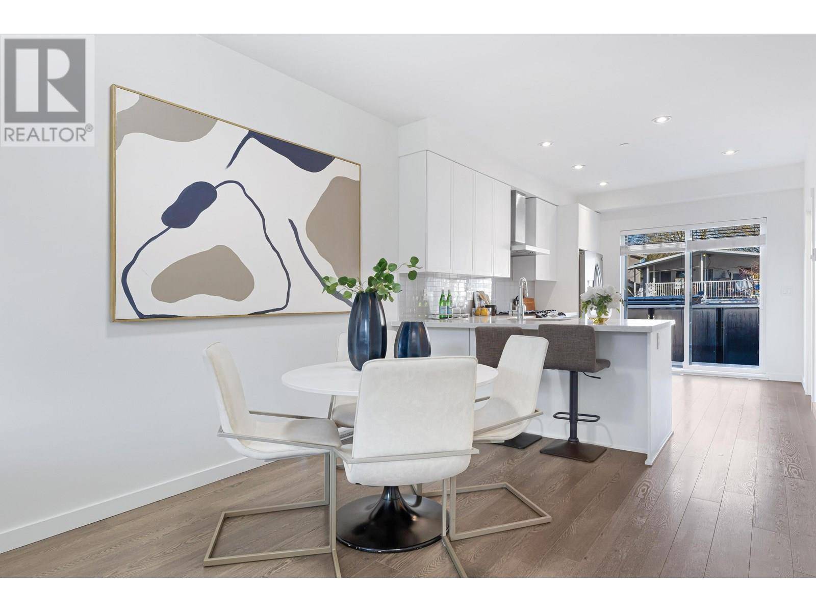 Vancouver, BC V5R4S8,2763 DUKE STREET
