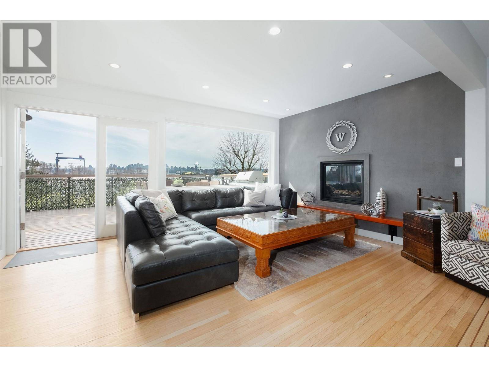 1095 W KEITH ROAD, North Vancouver, BC V7P1Y6